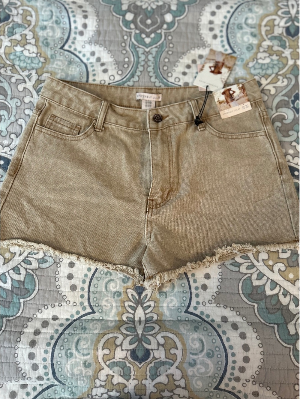 Sincerely Jules Beige Denim Shorts Size 11/29 with Frayed Hem